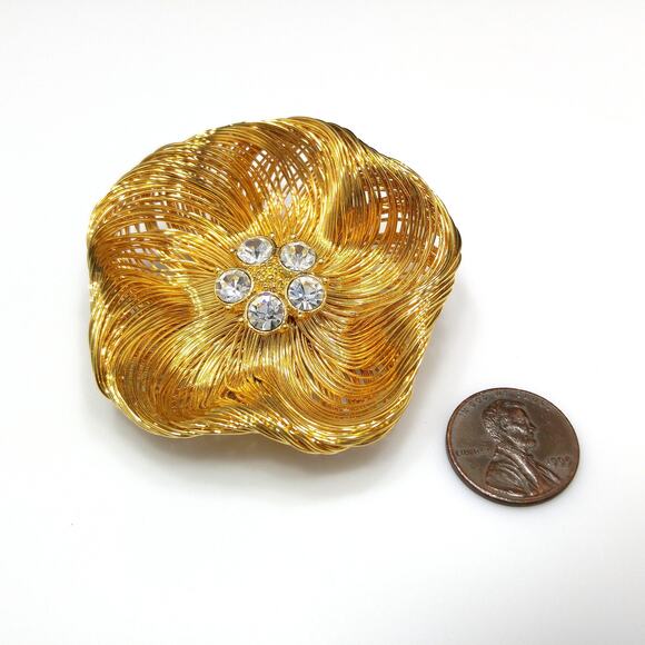 Monet Wire Wrapped Rhinestone Flower Brooch, Gold Plated, 1980s Vintage Jewelry - Picture 7 of 10